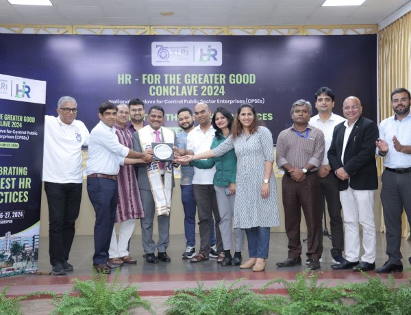 ब्यूरोक्रेसी और डायनेमिक वर्क इनवायरमेंट के बीच हो बैलेंस अप्रोच : डॉ. जॉन मथाई 