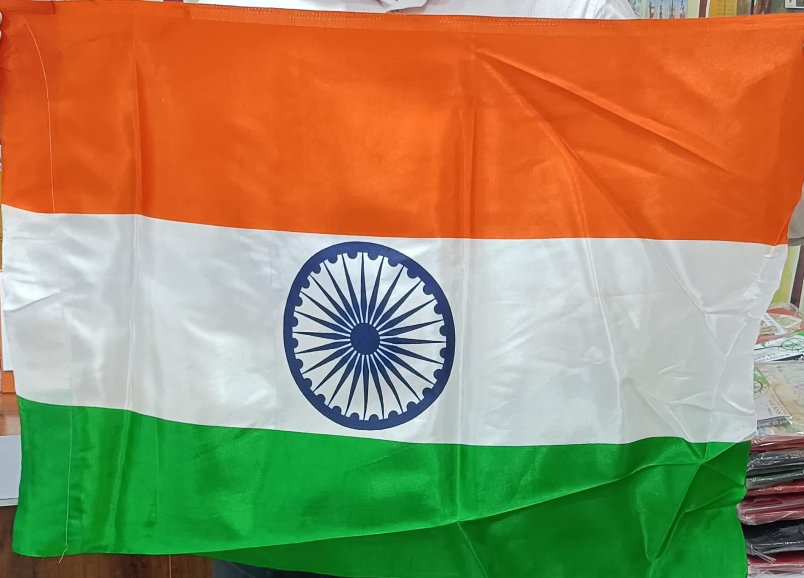 हर घर तिरंगा अभियान 2024 के तहत रांची मुख्य डाकघर में तिरंगा झंडे की बिक्री शुरू