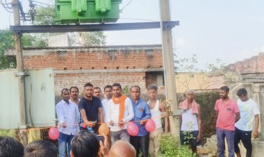 JBKSS की पहल पर धनबाद के टुंडी-बरवाटांड़ के ग्रामीणों को मिला नया ट्रांसफार्मर
