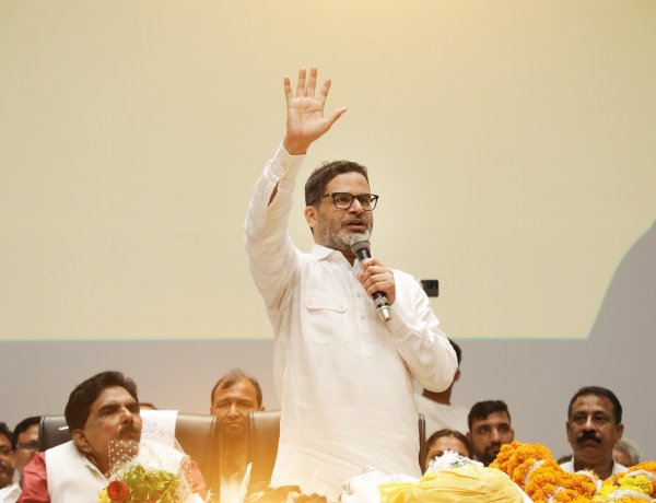 आपके बच्चों का भविष्य जल रहा है और रौशनी कहीं और हो रही है : प्रशांत किशोर