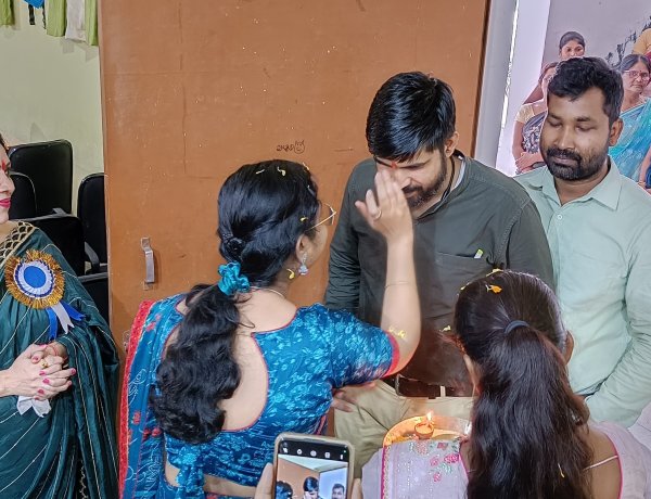 कैंब्रिज ग्रुप के संस्थानों में मना शिक्षक दिवस