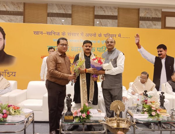 केंद्रीय कोयला व खनन राज्यमंत्री सतीश चन्द्र दुबे का चेंबर के पदधारियों ने किया अभिनंदन 