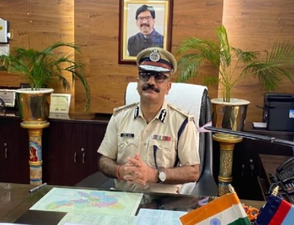 चांडिल थाना प्रभारी को डीजीपी अनुराग गुप्ता ने निलंबित किया