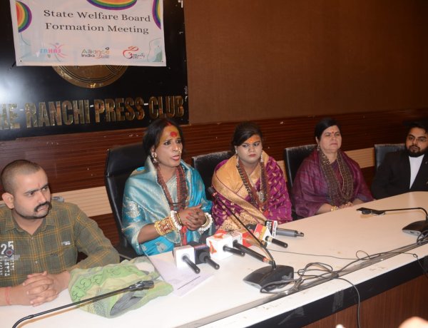 ट्रांसजेंडर समुदाय की सामाजिक-आर्थिक स्थिति सुधारने के लिए ठोस कदम उठाने की जरूरत