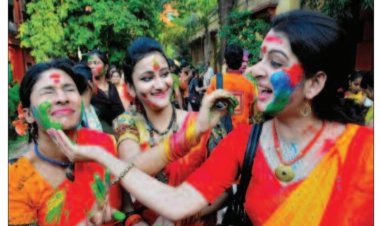 जीवन में उल्लास भरती  'होली'