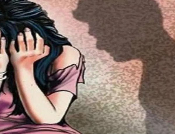 छात्रा के साथ दुष्कर्म, वीडियो बनाकर वसूले 12 लाख, पुलिस ने भेजा जेल