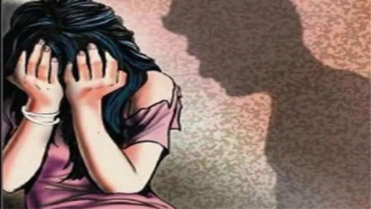 छात्रा के साथ दुष्कर्म, वीडियो बनाकर वसूले 12 लाख, पुलिस ने भेजा जेल