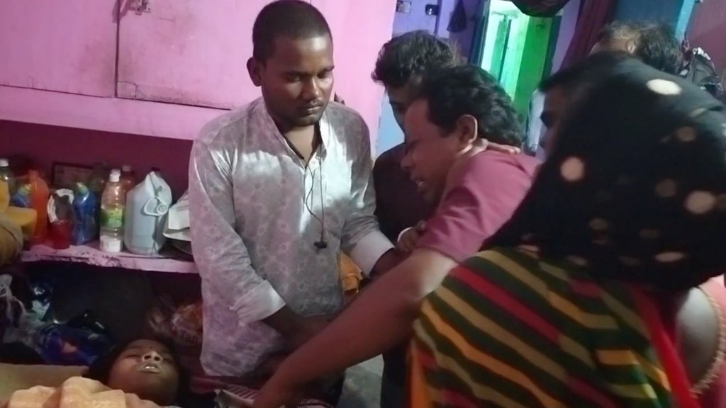 मांडू में युवती ने फांसी लगाकर की खुदकुशी, 1 वर्ष पहले की थी लव मैरिज, पुलिस को साजिश का संदेह, जांच में जुटी