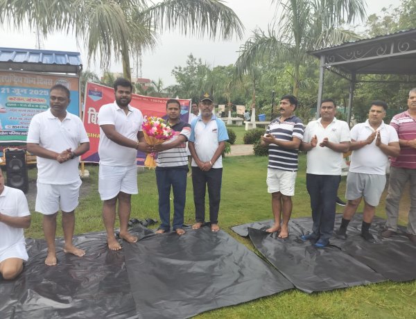 जिला सैनिक कल्याण परिसर में मनाया योग दिवस