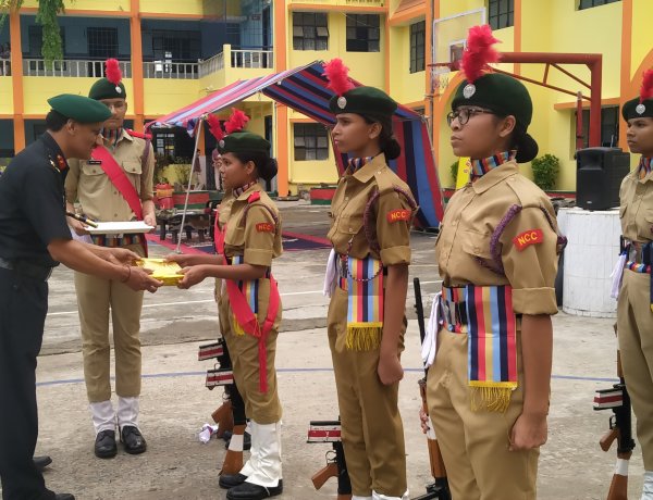 ग्रुप कमांडर ब्रिगेडियर राम नरेश ने डीएवी कैंट स्कूल का किया दौरा