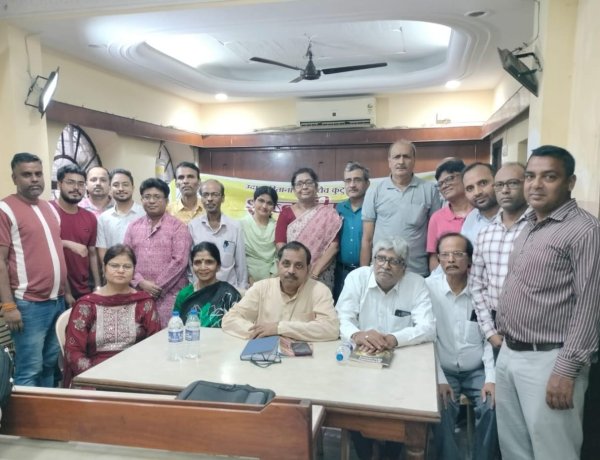 शब्दवीणा की 'आया सावन झूम के' काव्यगोष्ठी में पढ़ी गयीं सावन पर मनभावन रचनाएँ, बहकी-बहकी पुरवैया है, सावन का मस्त महीना है