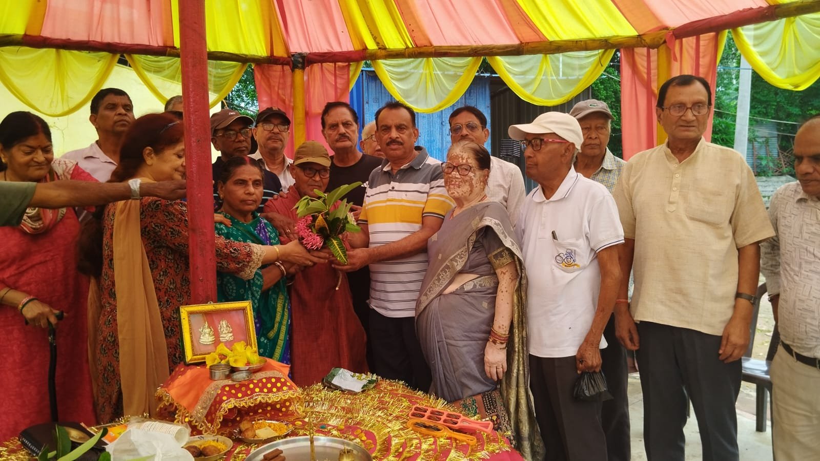 गोपी कृष्ण - ऊषा सहाय 'आदर्श दम्पति सम्मान' से अलंकृत