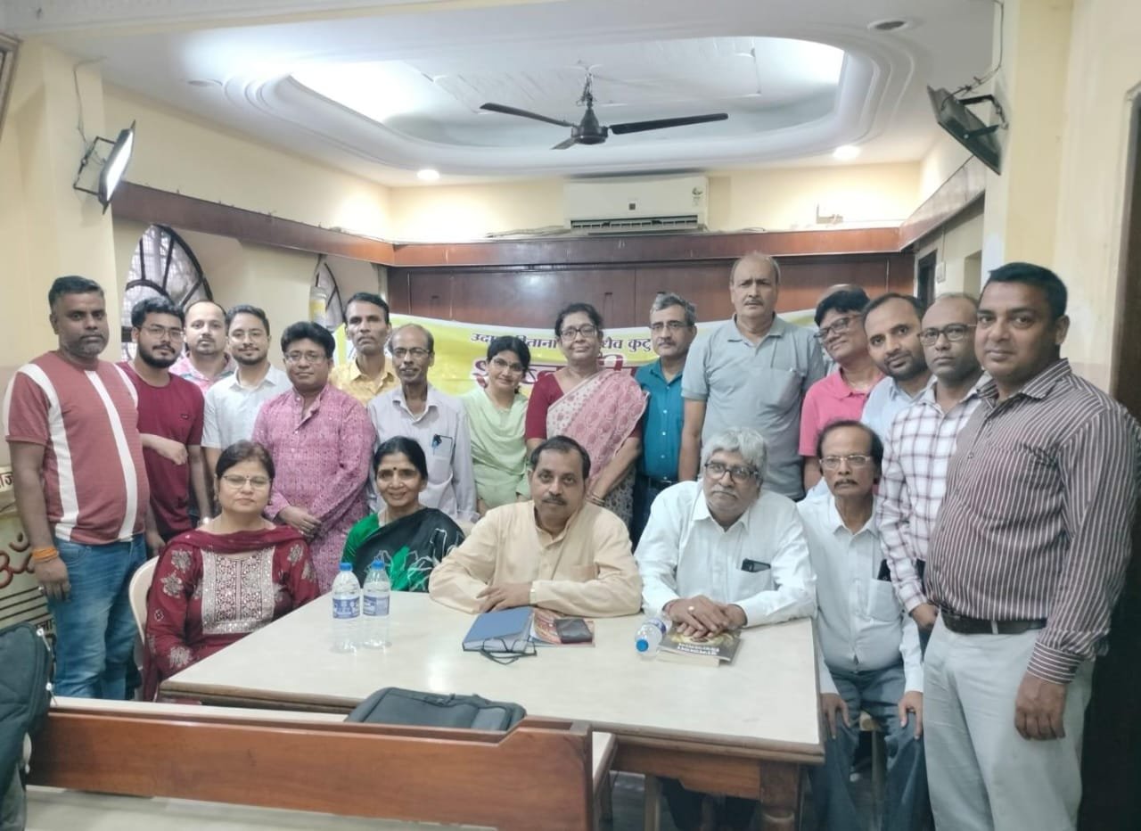 शब्दवीणा की 'आया सावन झूम के' काव्यगोष्ठी में पढ़ी गयीं सावन पर मनभावन रचनाएँ, बहकी-बहकी पुरवैया है, सावन का मस्त महीना है
