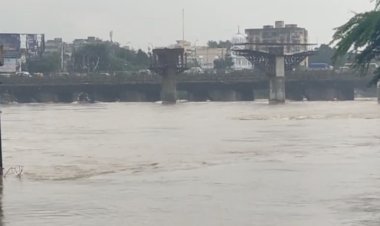 लगातार बारिश से नदियाँ उफान पर -जमशेदपुर में नदियों का जलस्तर खतरे के निशान के पार, प्रशासन ने जारी किया अलर्ट