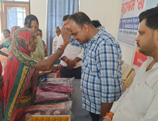 रक्षा बंधन के मौके पर वृद्धाश्रम में आकर इनकी सेवा करने में बहुत सुकून मिलता है