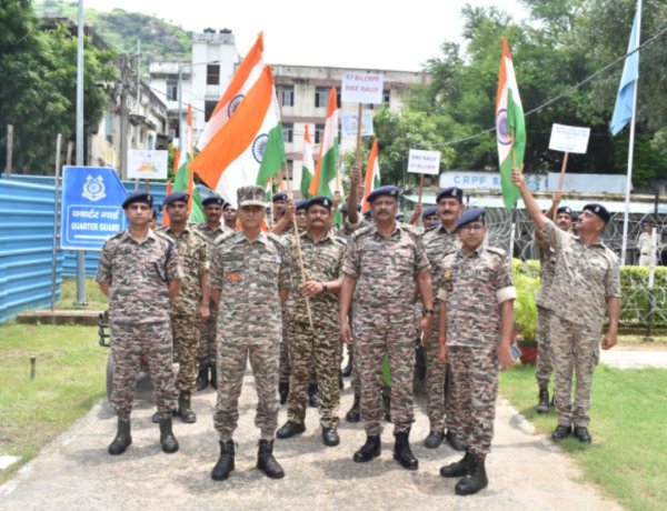 47 बटालियन सीआरपीएफ की भव्य तिरंगा बाइक रैली का आयोजन, देशभक्ति गीतों के साथ गूंजा शहर