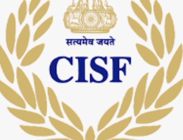 स्वतंत्रता दिवस 2025 पर सीआईएसएफ के अधिकारियों को राष्ट्रपति के पुलिस पदकों से किया गया सम्मानित