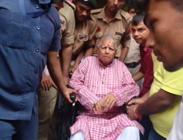 पितृपक्ष मेला में लालू यादव की सेवा में एनसीसी कैडेट्स