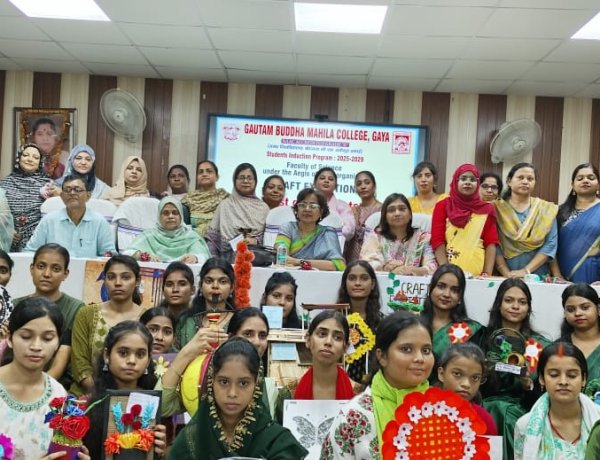 जीबीएम कॉलेज में विज्ञान संकाय की छात्राओं ने "बेस्ट अॉउट अॉफ वेस्ट" विषय पर लगाया "क्रॉफ्ट एक्ज़िबिशन" ज़ूलॉजी, बॉटनी, केमेस्ट्री एवं फिजिक्स की छात्राओं ने वेस्ट से बनाये बेस्ट क्रॉफ्ट्स