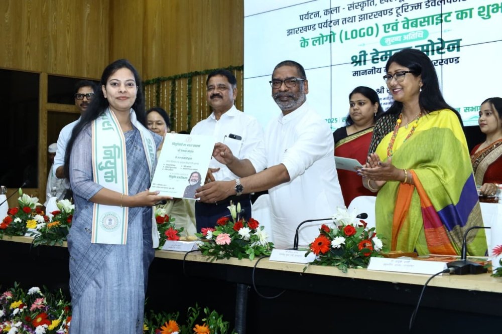 मुख्यमंत्र हेमन्त सोरेन ने नवचयनित अभ्यर्थियों को सौंपा नियुक्ति पत्र, कहा- नियुक्तियों का सिलसिला जारी रहेगा