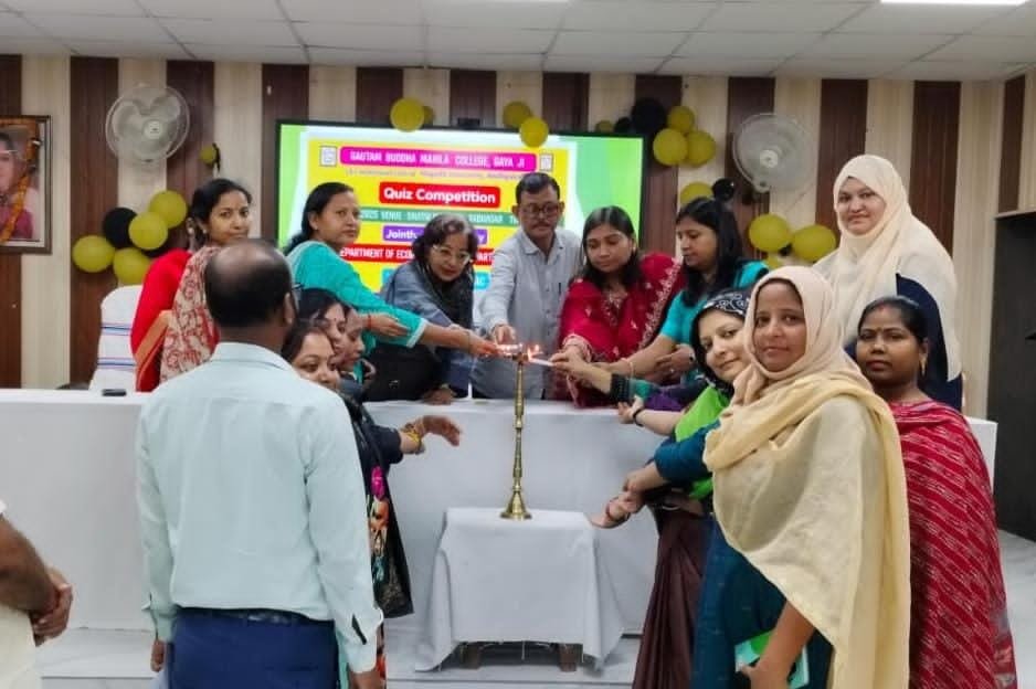 जीबीएम कॉलेज में अर्थशास्त्र विभाग एवं अंग्रेजी विभाग द्वारा आयोजित हुई क्विज़ प्रतियोगिता, सर्वाधिक अंक लाकर निरंजना समूह की छात्रा विनायिका, खुशी, प्रिंसी, एवं मुस्कान विजेता रहीं
