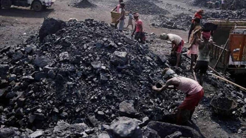 कोयले की चमक में बुझते झारखंड के सपने