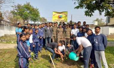 6 बिहार बटालियन के एनसीसी कैडेटों द्वारा वृक्षारोपण एवं प्लास्टिक कचरा जागरूकता कार्यक्रम आयोजित