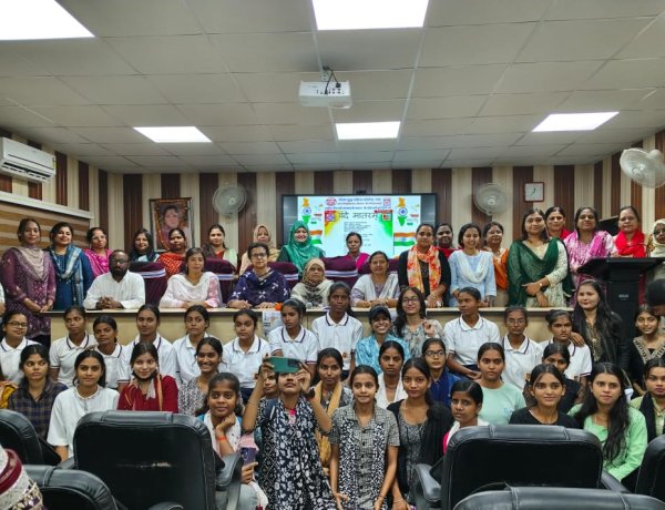 जीबीएम कॉलेज में 'वंदे मातरम्' गीत के 150 वर्ष पूर्ण होने पर स्मरणोत्सव का हुआ आयोजन, एनएसएस स्वयंसेवकों, एनसीसी कैडेटों एवं समस्त महाविद्यालय परिवार ने सस्वर एक साथ गाया वंदे मातरम् गीत