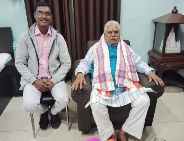 डॉ. प्रेम कुमार को बिहार विधानसभा अध्यक्ष निर्विरोध चुने जाने पर बुनकर समाज के प्रतिनिधि दुखन पटवा में दिया बधाई