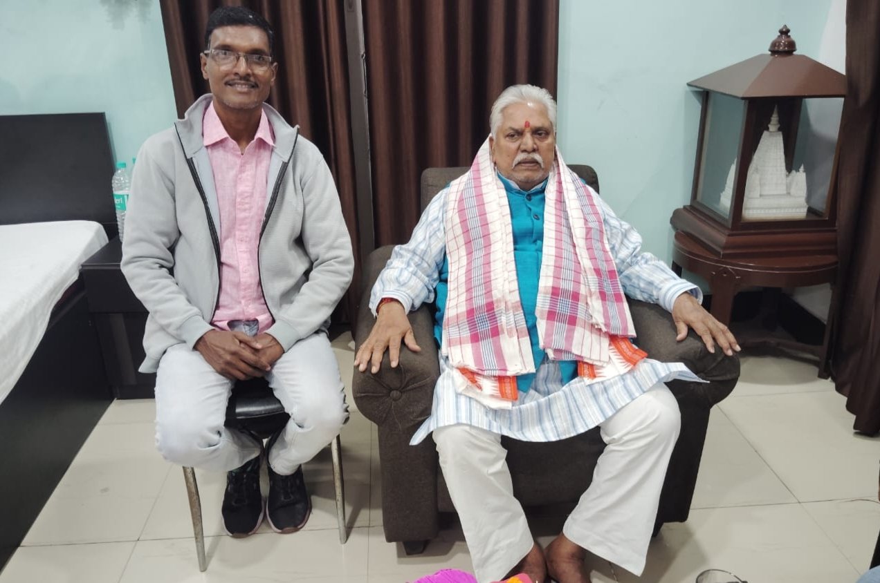डॉ. प्रेम कुमार को बिहार विधानसभा अध्यक्ष निर्विरोध चुने जाने पर बुनकर समाज के प्रतिनिधि दुखन पटवा में दिया बधाई