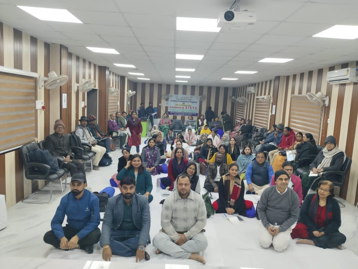 जीबीएम कॉलेज में "यूनिवर्सल ह्यूमन वैल्यूज" पर तीन दिवसीय फैकल्टी डेवलपमेंट प्रोग्राम का हुआ शुभारंभ, बिहार के विभिन्न कॉलेजों के फैकल्टीज उठा रहे ह़ै कार्यशाला का लाभ