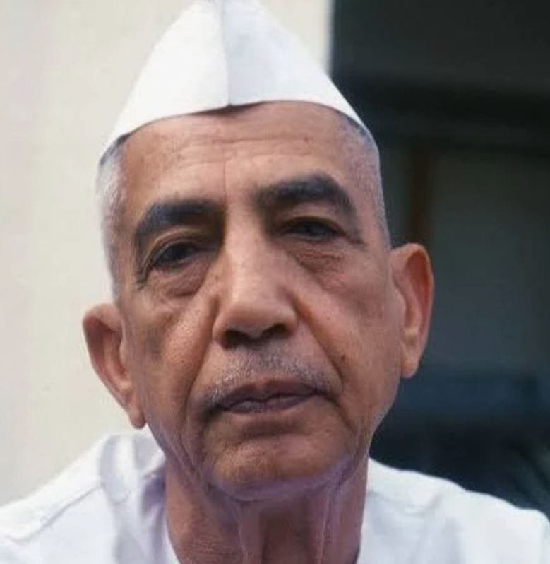 किसानों की खुशहाली के लिए चौधरी चरण सिंह आजीवन संघर्षरत रहे थे 