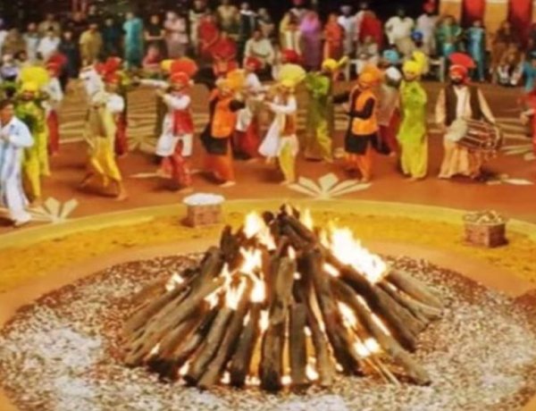 सती के योगाग्नि-दहन की याद में अग्नि जलाकर लोहड़ी पर्व मनाया जाता है 