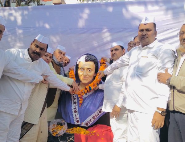 गयाजी में आयरन लेडी इंदिरा गांधी की प्रतिमा का भव्य उद्घाटन