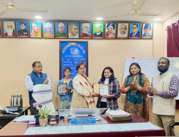 प्रधानाचार्या डॉ सीमा पटेल ने काव्या शर्मा एवं विद्या को दीं शुभकामनाएं