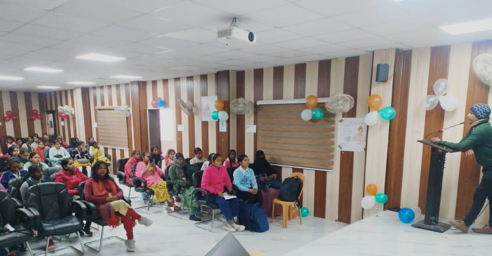 जीबीएम कॉलेज में एचसीएल टेकबी कंपनी द्वारा लगाया गया प्लेसमेंट कैंप, पंजीकरण के उपरांत 18 छात्राओं ने कंपनी द्वारा आयोजित प्लेसमेंट पात्रता परीक्षा में भाग लिया