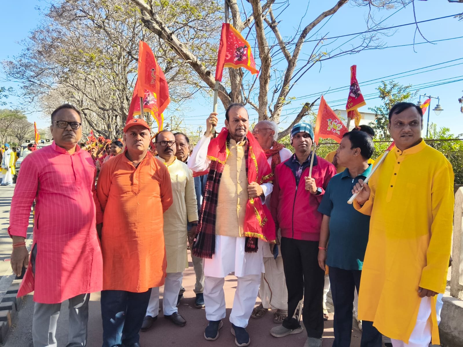 नवनिर्मित हनुमान मंदिर में तीन दिवसीय प्राण-प्रतिष्ठा समारोह का शुभारंभ 