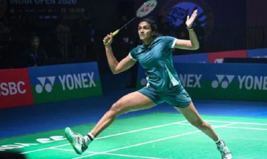 मिसाइल हमलों के बीच दुबई एयरपोर्ट पर फंसीं पीवी सिंधु, कहा : हालात बेहद भयावह