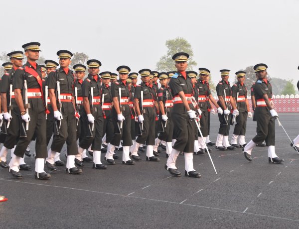 28वीं पासिंग आउट परेड: कैडेटों के ‘अंतिम पग’ के साथ सेना को मिले 281 नए अधिकारी, पासिंग आउट परेड के दौरान जोशीली कमेंट्री ने बांधा समां