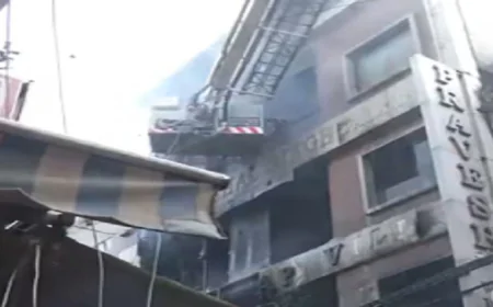 BREAKING : दिल्ली के पालम में लगी भीषण आग, 6 लोगों की जिंदा जलकर मौत, मचा हड़कंप