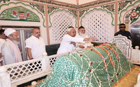 CM नीतीश ने ईद पर फुलवारीशरीफ से पटना सिटी तक किया दौरा, खानकाहों में जाकर मांगी अमन-चैन की दुआ