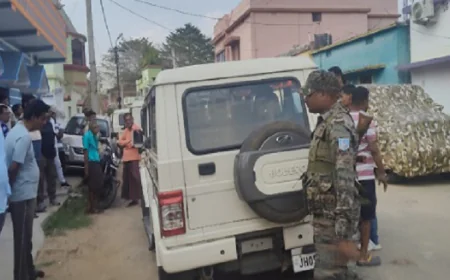 सरायकेला में ACB का बड़ा एक्शन, 5 लाख रुपये घूस लेते भू-अर्जन विभाग के बड़ा बाबू रंगेहाथ गिरफ्तार, दलाल भी अरेस्ट 