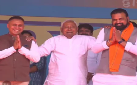 बक्सर पहुंची CM नीतीश की समृद्धि यात्रा, 592 करोड़ रुपये की योजनाओं की दी सौगात, सरकार की उपलब्धियों का किया बखान