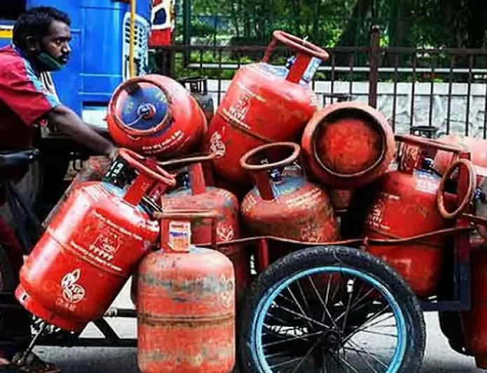 इंडेन के उपभोक्ता गैस रिफिलिंग के लिए कर सकेंगे मैन्युअल बुकिंग, फोन नंबर जारी