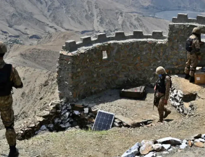 पाकिस्तान पर अफगानिस्तान का पलटवार, पाक के सैन्य ठिकाने को बनाया निशाना