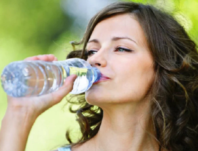 दिनभर में कितना पानी पीना है सही?, जानें शरीर को हाइड्रेट रखने का सही फॉर्मूला