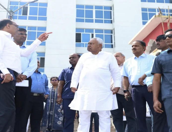 राज्यसभा वोटिंग के बीच एक्शन में CM नीतीश, पटना समाहरणालय का किया निरीक्षण, अधिकारियों को दिए निर्देश