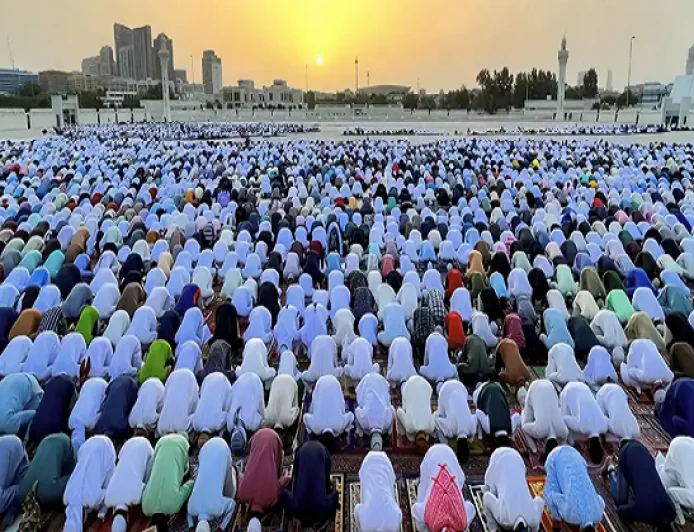 खुले में नमाज पढ़ने पर UAE ने लगाई रोक, लिया बड़ा फैसला, लोगों से की ये अपील