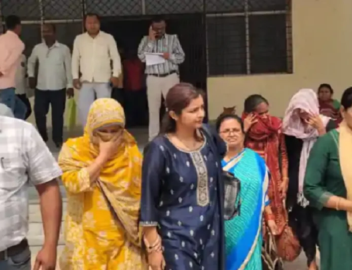 निगरानी के हत्थे चढ़ी घूसखोर पंचायती राज पदाधिकारी, रिश्वत लेते रंगेहाथ गिरफ्तार