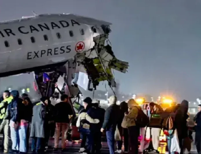 बड़ी खबर : न्यूयॉर्क एयरपोर्ट पर लैंडिंग के दौरान ट्रक से टकराया विमान, दोनों पायलट की मौत, 100 से अधिक पैसेंजर्स जख्मी